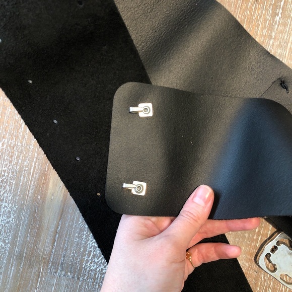 Nidodileda unique black 100% suede ornate belt with silver and gemstone accents - Picture 5 of 6